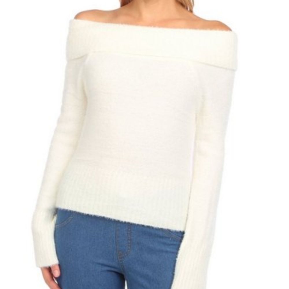 No Comment‎ Off The Shoulder Sweater